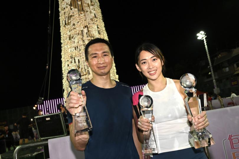 得獎健兒:  本屆「包山王」和「包山后」得主分別為郭嘉明（左）和龔子珊。