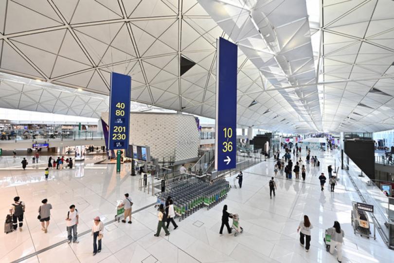 立法會通過機場離境稅增至二百 立法會通過機場離境稅增至二百