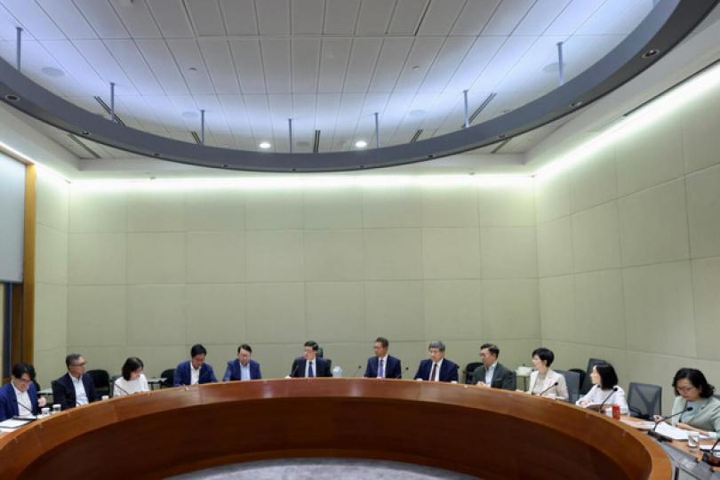 特首召開高層會議處理食水事件 特首召開高層會議處理食水事件