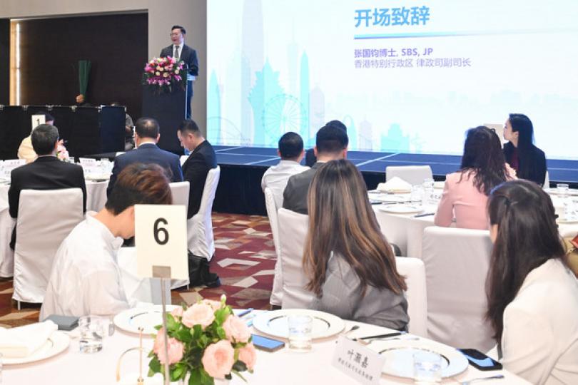 張國鈞率團訪問廣州