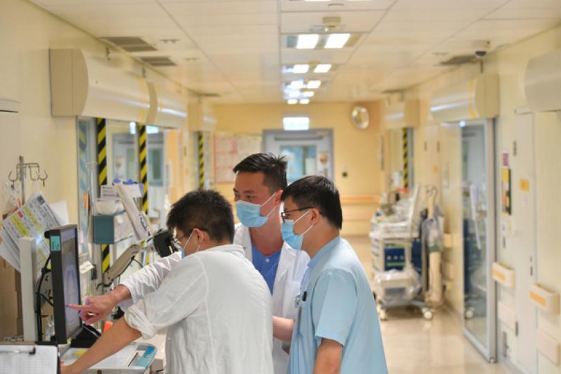開闢雙軌發展途徑予醫教研人才 開闢雙軌發展途徑予醫教研人才