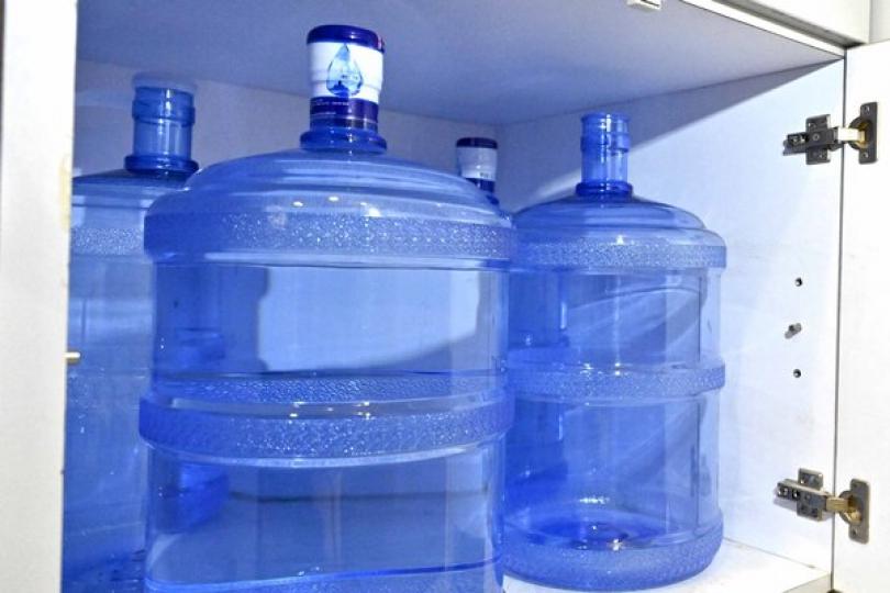 從三方向跟進政府採購樽裝水事件