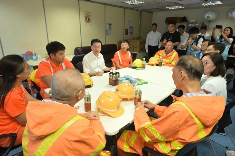 李家超視察颱風應對措施