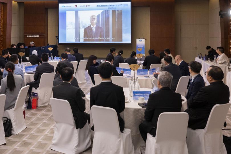 具備優勢:  謝展寰以視像方式在亞太區經濟合作組織能源工作組氫能陸路運輸研討會致歡迎辭。