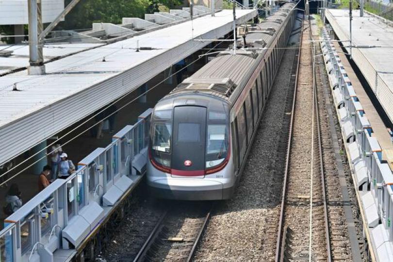 港鐵小蠔灣站地基工程獲准復工 港鐵小蠔灣站地基工程獲准復工