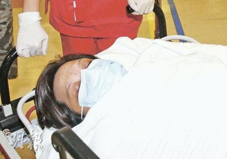 早產女嬰昨在母親如廁時搶閘出生，送院後被放入氧氣箱。（林振東攝）