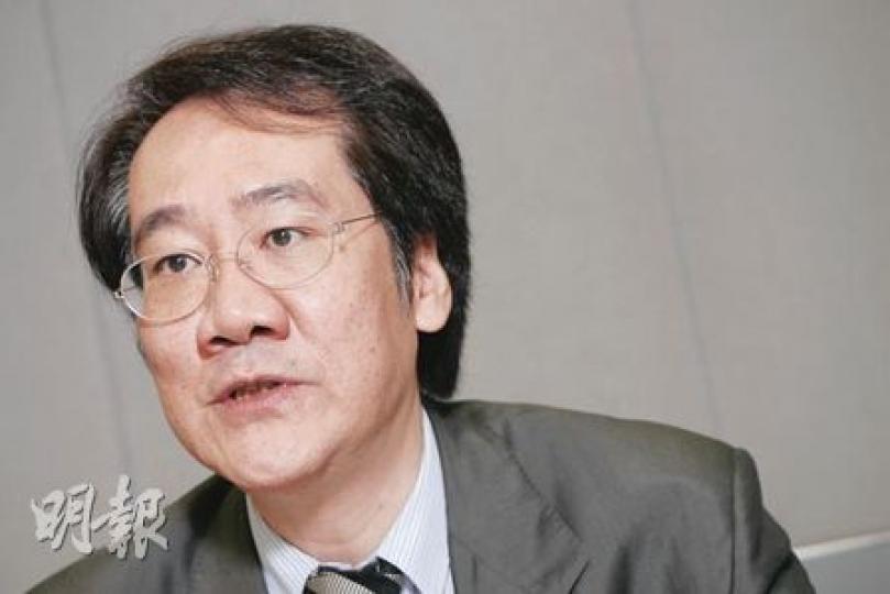 經過政改一役,市民紛紛將「起錨」改成「超錯」、「收皮」等,身為創意香港總監的廖永亮說,「不會低估香港人的創意」,但要搞好香港創意產業,「亦不要高估政府20幾人的能力」。(陳智良攝) 經過政改一役,市民紛紛將「起錨」改成「超錯」、「收皮」等,身為創意香港總監的廖永亮說,「不會低估香港人的創意」,但要搞好香港創意產業,「亦不要高估政府20幾人的能力」。(陳智良攝)