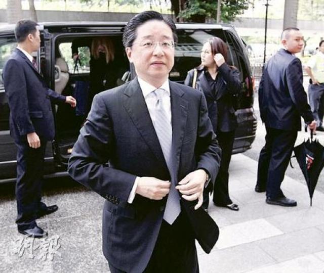 蘇格蘭皇家銀行香港區執行總裁朱仁毅表示，該行把雷曼ELN風險評級定為進取，是最高風險級別，並會在銷售過程中向客人闡述產品風險。（李紹昌攝）