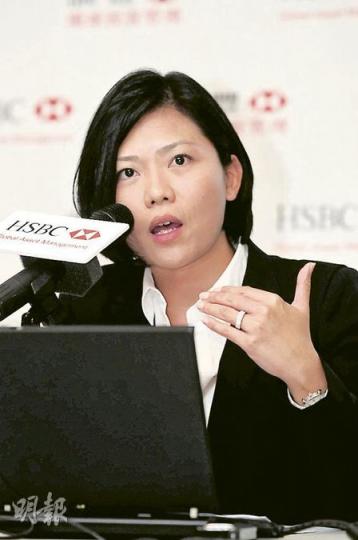 匯豐環球投資管理推出高息債券基金，董事兼亞太區分銷業務巿場推廣主管陳婉貞指不會投資歐豬五國的債券。（張智超攝）