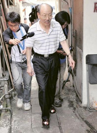 茶果嶺村老翁在寓所被老鼠咬傷，現場所見單位狹窄，衛生環境一般。（馮國良攝）
