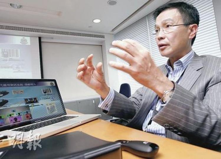 警務處助理處長（資訊系統部）馬維騄表示，警隊第二代通用資訊系統設多重保安監控，包括必須使用警察委任證及個人密碼作雙重認證，避免使用他人登入帳號和密碼帶來的風險。（李紹昌攝）