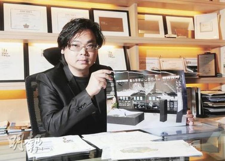 身兼市建局活化灣仔舊區專責委員會委員的何周禮,批評香港的骨灰龕場設計,影響市民的接納程度。(陳淑安攝) 身兼市建局活化灣仔舊區專責委員會委員的何周禮,批評香港的骨灰龕場設計,影響市民的接納程度。(陳淑安攝)