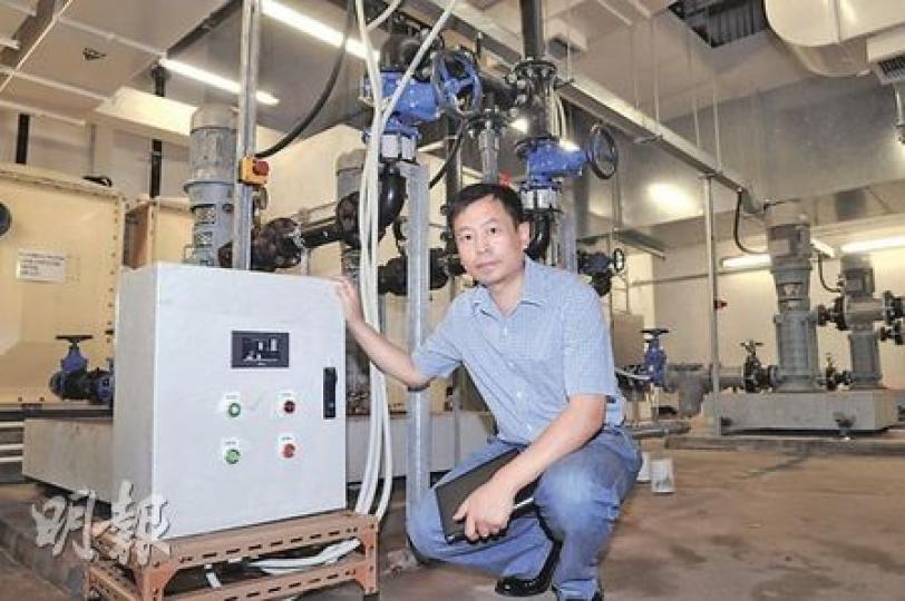 研發摩打系統節能的盈輝能源，董事楊治金（圖）表示，剛在科學園其中一幢大樓完成測試，可為大樓中央空調水泵慳電62%。（陳淑安攝）