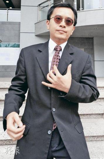 被告何鴻鈞昨否認所有控罪，獲准許以5000元保釋候審。（尹錦恩攝）