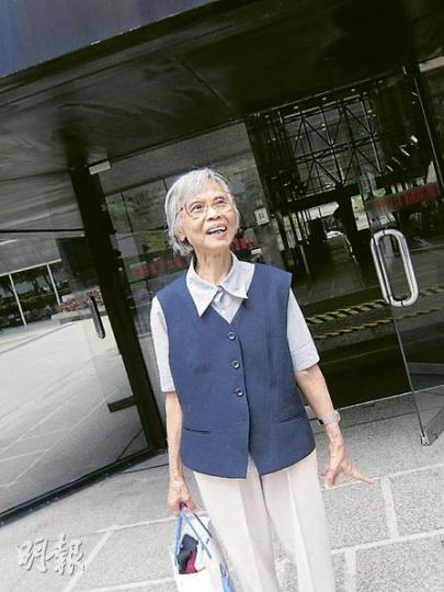 今年已80歲的退休女西醫陳秀棉，對被告稱會還款的承諾半信半疑，「這人根本不值得信任！」（黃景怡攝）