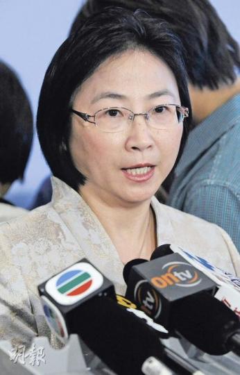 巴塞爾III較市場預期來得寬鬆,恒生銀行行政總裁梁高美懿指出,香港銀行大可「舒一口氣」,資金運用靈活性大大增加,但她說不定恒生會否隨之恢復高派息。(葉漢華攝) 巴塞爾III較市場預期來得寬鬆,恒生銀行行政總裁梁高美懿指出,香港銀行大可「舒一口氣」,資金運用靈活性大大增加,但她說不定恒生會否隨之恢復高派息。(葉漢華攝)