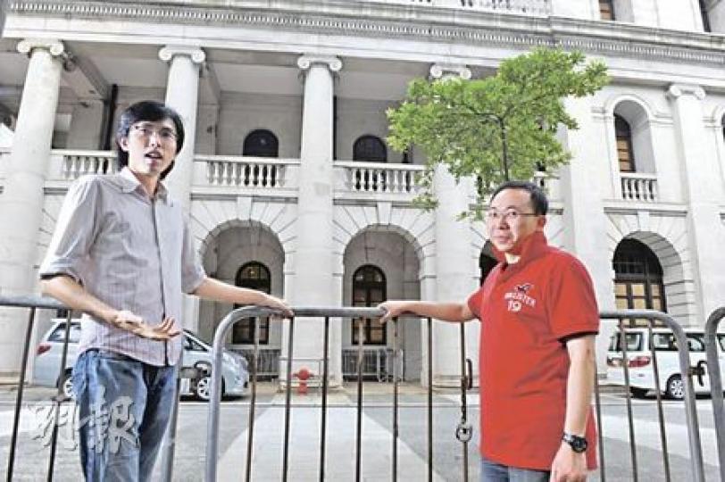社民連副主席吳文遠（左）認為示威區的硬件做得再好，也要執法者持開放態度，黨友彭義桄（右）則計劃以高科技「突襲」議會。（劉焌陶攝）