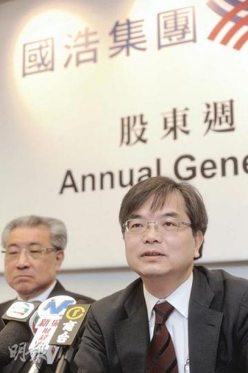 國浩集團指出，主席郭令燦將於適合機會，與東亞銀行主席李國寶會面。圖為國浩執行董事丁偉銓（右）及陳林興（左）。 （尹錦恩攝）