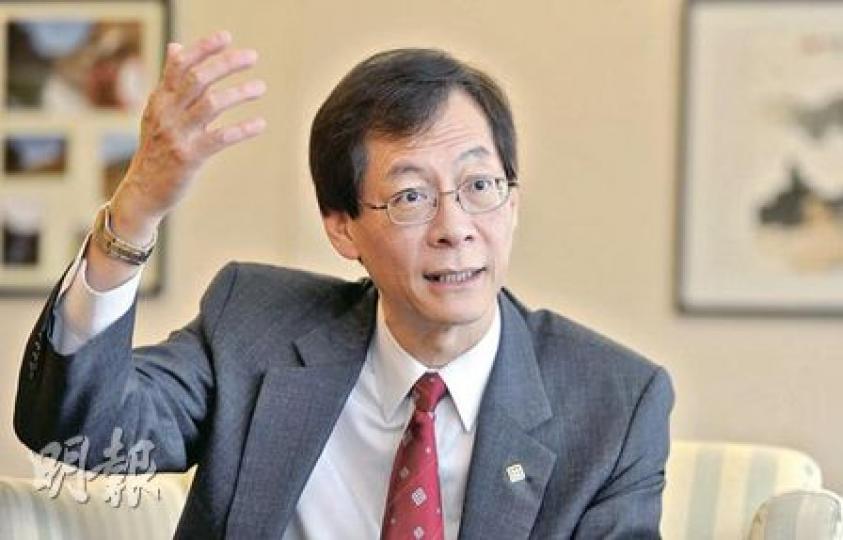理大唐偉章談知識轉移﹕大學從事研究，應該將研究成果回饋社會，因此大學必須將知識轉移至工商界，再作廣泛應用，由於研究主要由納稅人資助，未來有必要增加知識轉移的透明度以及改善有關做法，以便向社會大眾有所交代。（尹錦恩攝）