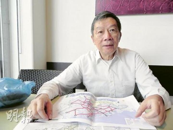 中山大學港澳珠三角研究中心教授鄭天祥表示,深中大橋早在2008年已上報國務院審批,希望盡快開工建設,但至今已拖延了兩年,還未有開工的迹象。(李泉攝) 中山大學港澳珠三角研究中心教授鄭天祥表示,深中大橋早在2008年已上報國務院審批,希望盡快開工建設,但至今已拖延了兩年,還未有開工的迹象。(李泉攝)