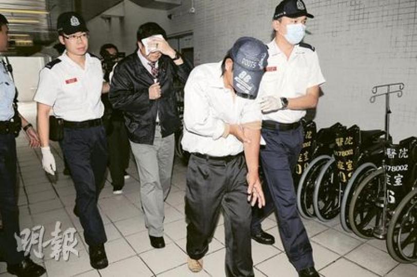 兩名見義勇為熱心市民,一度誤會對方是竊賊同黨,發生扭打,兩人均受輕傷,事後送院治理。(衛永康攝) 兩名見義勇為熱心市民,一度誤會對方是竊賊同黨,發生扭打,兩人均受輕傷,事後送院治理。(衛永康攝)