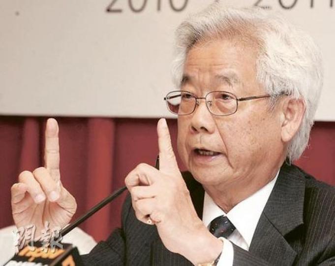 維他奶集團執行主席羅友禮被問及會否增持或減持股權時提出,去年底集團已經發放紅股,屬於增持的其中一個方式,未來不會大量增持或減持股份,股權會維持於現水平。(劉焌陶攝) 維他奶集團執行主席羅友禮被問及會否增持或減持股權時提出,去年底集團已經發放紅股,屬於增持的其中一個方式,未來不會大量增持或減持股份,股權會維持於現水平。(劉焌陶攝)