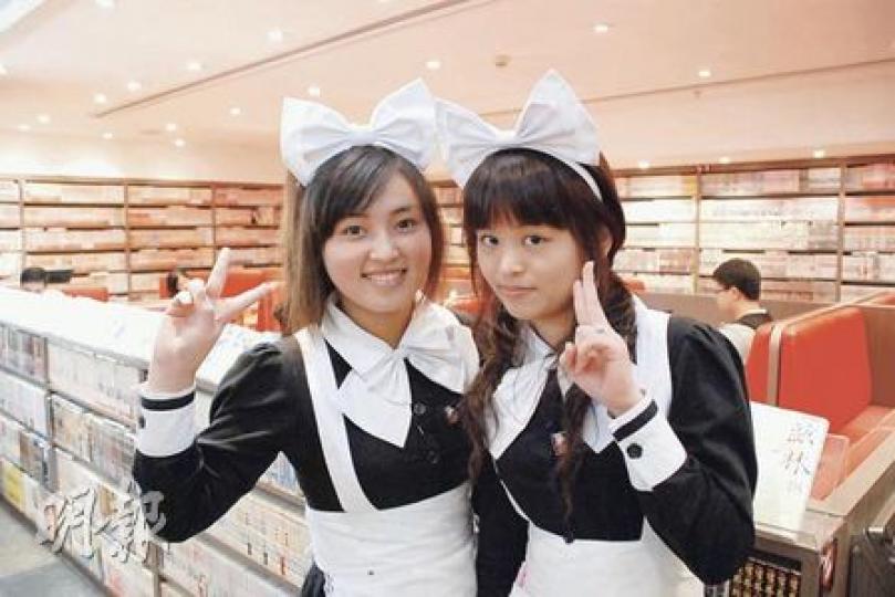 港商Gary於深圳開設的女僕餐廳,除有漫畫書免費閱覽外,侍應全穿上女僕制服,是一大特色。(陳子凌攝)Gary直言,租賃漫畫的店舖在內地未有生存空間,自己暫時亦不會考慮展拳腳。(陳子凌攝) 港商Gary於深圳開設的女僕餐廳,除有漫畫書免費閱覽外,侍應全穿上女僕制服,是一大特色。(陳子凌攝)Gary直言,租賃漫畫的店舖在內地未有生存空間,自己暫時亦不會考慮展拳腳。(陳子凌攝)