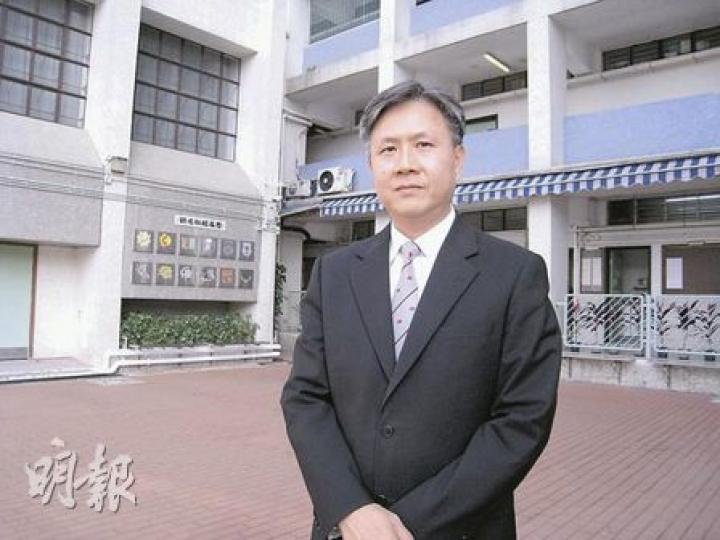 北區中學校長會主席及關愛基金督導委員會成員阮邦耀認為，讓家境複雜、學習能力稍遜的弱勢學生，到群育學校學習，讓他們免受家庭問題影響，拖累學習和成長。（姚國雄攝）