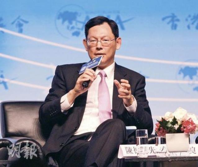 金管局總裁陳德霖指出,本港熱錢流入情况遠低於亞洲區內其他國家,聯匯制度有助抵抗熱錢流入。(李紹昌攝)摩通證券亞洲董事總經理方方表示,對明年經濟及股市抱審慎態度看好消費、零售業。(李紹昌攝) 金管局總裁陳德霖指出,本港熱錢流入情况遠低於亞洲區內其他國家,聯匯制度有助抵抗熱錢流入。(李紹昌攝)摩通證券亞洲董事總經理方方表示,對明年經濟及股市抱審慎態度看好消費、零售業。(李紹昌攝)