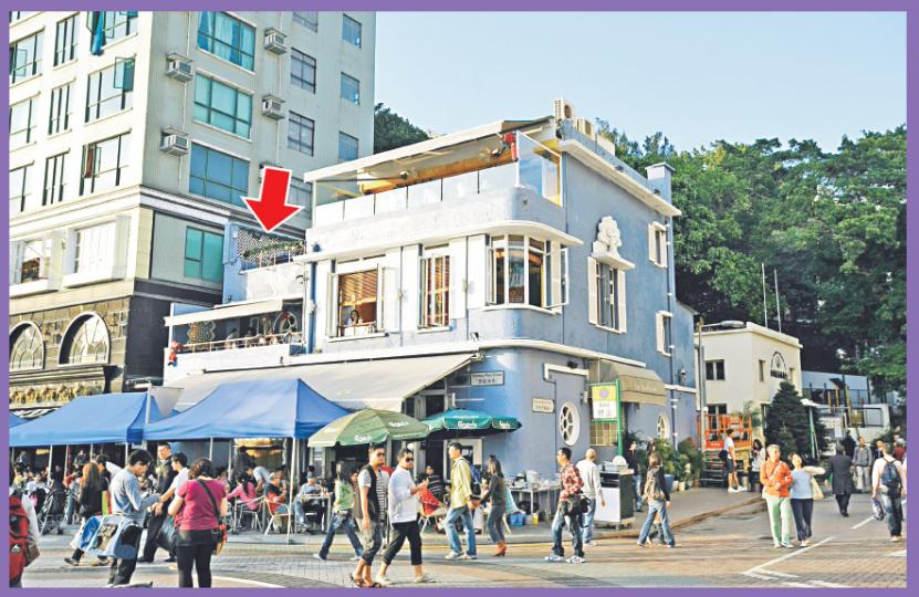 恒地李兆基旗下的美麗華酒店,購入赤柱大街88號(箭嘴示),佔著名的藍屋餐廳的一半位置。(葉漢華攝) 恒地李兆基旗下的美麗華酒店,購入赤柱大街88號(箭嘴示),佔著名的藍屋餐廳的一半位置。(葉漢華攝)