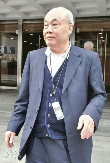 福臨門「七哥」徐維均(圖)與「五哥」徐沛鈞合力掌舵家族事業,惟兩兄弟近年鬧翻,除了查閱文件,二人另因誹謗及收購股份問題對簿公堂。(葉漢華攝) 福臨門「七哥」徐維均(圖)與「五哥」徐沛鈞合力掌舵家族事業,惟兩兄弟近年鬧翻,除了查閱文件,二人另因誹謗及收購股份問題對簿公堂。(葉漢華攝)