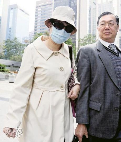 毒販陳森的同居女友任占群(圖),被指協助洗黑錢1.2億元,案件昨在區院開審。(朱永倫攝) 毒販陳森的同居女友任占群(圖),被指協助洗黑錢1.2億元,案件昨在區院開審。(朱永倫攝)