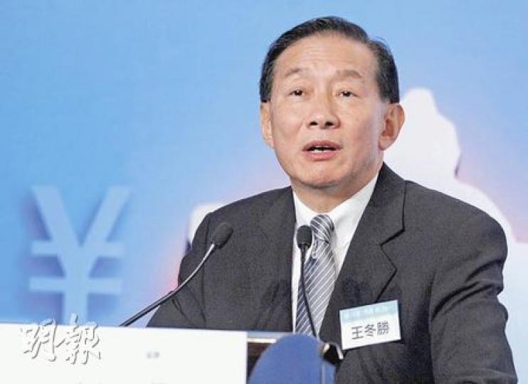 匯豐亞太區行政總裁王冬勝認為，如不想增加清算行數目，可考慮交由金管局做清算行，角色會較中立。（尹錦恩攝）（明報製圖）