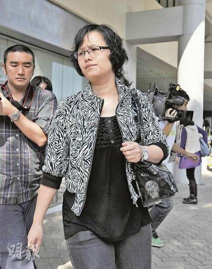 死者林享利（34歲）遺孀林婉瑜昨到庭出席死因研訊，席間冷靜地提出問題。（朱永倫攝）死者蔡明長（44歲）遺孀邱美娜昨神情哀傷，與另一死者遺孀楊碧良質疑二判工頭撒謊及不負責任。（朱永倫攝）二判宏偉的工頭司金獅，昨在庭上被死者遺孀指斥說謊。（朱永倫攝）