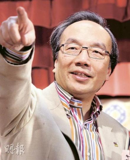 梁家傑銳意競逐公民黨黨魁,更透露未來兩年工作是與泛民各黨合作,以在各大選舉中取得最大的成果。(尹錦恩攝)(明報製圖) 梁家傑銳意競逐公民黨黨魁,更透露未來兩年工作是與泛民各黨合作,以在各大選舉中取得最大的成果。(尹錦恩攝)(明報製圖)