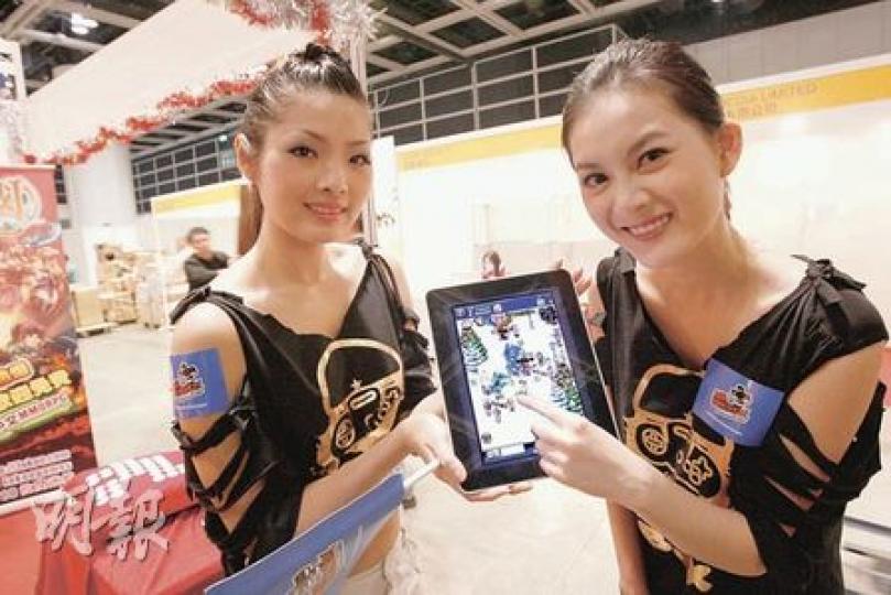 今年參加展覽的iPhone及facebook遊戲生產商有上升趨勢,並推出免費遊戲供玩家下載。(李紹昌攝) 今年參加展覽的iPhone及facebook遊戲生產商有上升趨勢,並推出免費遊戲供玩家下載。(李紹昌攝)