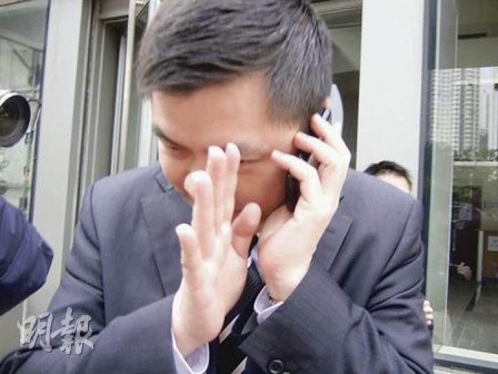 西醫曾家雄向衛生署訛稱為4名長者病人注射流感及肺炎球菌疫苗，昨承認4項不誠實取用電腦控罪，獲准保釋候判。（林景輝攝）