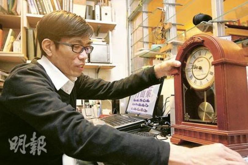 任職設計師張志騰原本是「工作狂」，不注意健康，導致肝臟出毛病，換肝後過着有紀律生活、減輕工作量，才成功避免健康惡化。（郭慶輝攝）