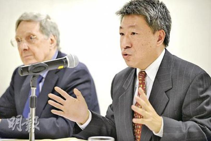 馬斯葛宣布收購山陽科技，左為主席Peter Whitelam，右為執行董事老元華。（何家達攝）