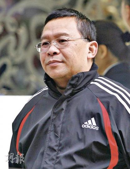 翠峰28另一名男業主表示他只入伙數個月,亦不太熟悉賣樓的制度,希望多閱讀相關報道,知道多一點才說。(林振東攝)翠峰28業主馬小姐表示,對於該樓盤的發展商高層購入單位無對外公布後撻訂,以及應否加強監管發展商等,她表示:「(加強監管)這要交政府諗」。(林振東攝) 翠峰28另一名男業主表示他只入伙數個月,亦不太熟悉賣樓的制度,希望多閱讀相關報道,知道多一點才說。(林振東攝)翠峰28業主馬小姐表示,對於該樓盤的發展商高層購入單位無對外公布後撻訂,以及應否加強監管發展商等,她表示:「(加強監管)這要交政府諗」。(林振東攝)