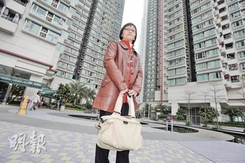 港灣豪庭業主立案法團管理委員會主席王嘉盈表示,法團短期內會提出申請,要求豁免開放屋苑4樓平台的10萬平方呎公共空間。(朱永倫攝) 港灣豪庭業主立案法團管理委員會主席王嘉盈表示,法團短期內會提出申請,要求豁免開放屋苑4樓平台的10萬平方呎公共空間。(朱永倫攝)