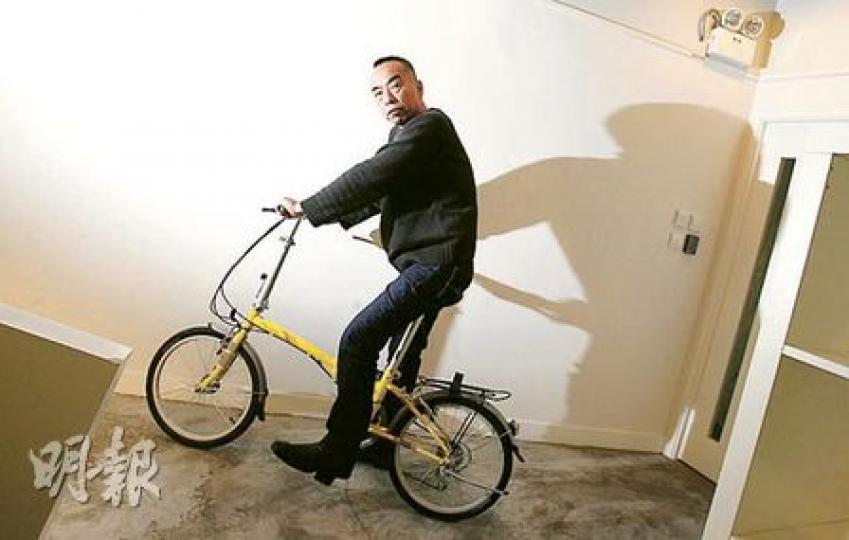 季鐵男(圖)現為挪威卑爾根建築學院兼任教授,去年底由挪威來港實地考察大浪西灣,以製作保育計劃。(林振東攝) 季鐵男(圖)現為挪威卑爾根建築學院兼任教授,去年底由挪威來港實地考察大浪西灣,以製作保育計劃。(林振東攝)