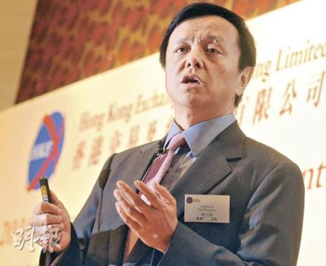 李小加昨日在業績會上說得最多的相信就是「人民幣」這三個字。(劉焌陶攝)(明報製圖) 李小加昨日在業績會上說得最多的相信就是「人民幣」這三個字。(劉焌陶攝)(明報製圖)