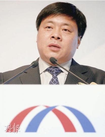 年初擱置上市的中國宏橋今捲土重來,再啟招股,公司行政總裁張波昨於記者會上稱,公司未來產能利用率將繼續維持在100%以上。(林振東攝) 年初擱置上市的中國宏橋今捲土重來,再啟招股,公司行政總裁張波昨於記者會上稱,公司未來產能利用率將繼續維持在100%以上。(林振東攝)