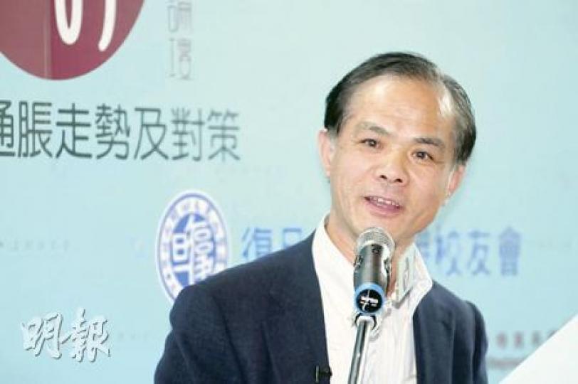 復旦大學世界經濟研究所所長華民教授昨日稱,人民幣加息加升值只會吸引更多熱錢流入,政府應回歸固定匯率。 (張智超攝) 復旦大學世界經濟研究所所長華民教授昨日稱,人民幣加息加升值只會吸引更多熱錢流入,政府應回歸固定匯率。 (張智超攝)