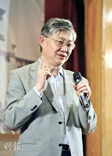 原為中原集團主席的施永青,昨於嶺南大學主講有關創業及企業管理等題目後,有學生質疑他奉行「無為而治」的企管方式,施認為這問題中涉及層面太廣泛,難以一下子全面清晰回應,並建議發問的學生,另定日期及地點和他再談。(葉漢華攝) 原為中原集團主席的施永青,昨於嶺南大學主講有關創業及企業管理等題目後,有學生質疑他奉行「無為而治」的企管方式,施認為這問題中涉及層面太廣泛,難以一下子全面清晰回應,並建議發問的學生,另定日期及地點和他再談。(葉漢華攝)
