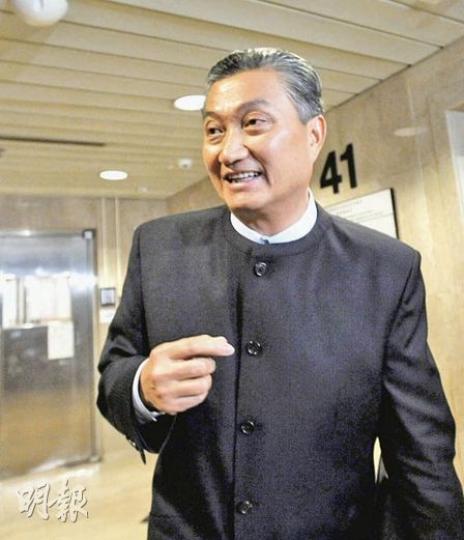 關愛基金民政小組委員會主席陳振彬指出,委員傾向放寬入息審查,讓更多新移民合資格領取現金津貼。(朱永倫攝) 關愛基金民政小組委員會主席陳振彬指出,委員傾向放寬入息審查,讓更多新移民合資格領取現金津貼。(朱永倫攝)