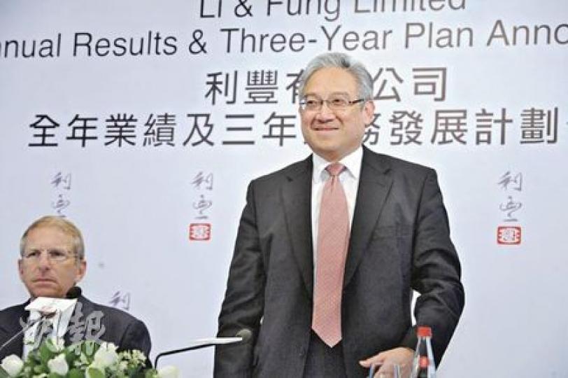 馮國綸(右)表示,預期實現新的3年計畫的過程是困難的,但他認為集團基礎業務強勁,是有能力達到目標。圖左為總裁樂裕民。(尹錦恩攝) 馮國綸(右)表示,預期實現新的3年計畫的過程是困難的,但他認為集團基礎業務強勁,是有能力達到目標。圖左為總裁樂裕民。(尹錦恩攝)