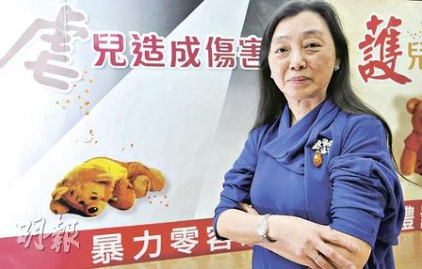 明日正式退休的防止虐待兒童會總幹事雷張慎佳,臨別贈言「過分保護子女也是疏忽」。(朱永倫攝) 明日正式退休的防止虐待兒童會總幹事雷張慎佳,臨別贈言「過分保護子女也是疏忽」。(朱永倫攝)