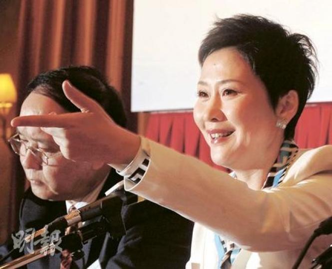 中國電力主席李小琳表示,在煤價上漲使電企虧損擴大下,相信中央政府有望於短期內啟動煤電聯動。(劉焌陶攝) 中國電力主席李小琳表示,在煤價上漲使電企虧損擴大下,相信中央政府有望於短期內啟動煤電聯動。(劉焌陶攝)
